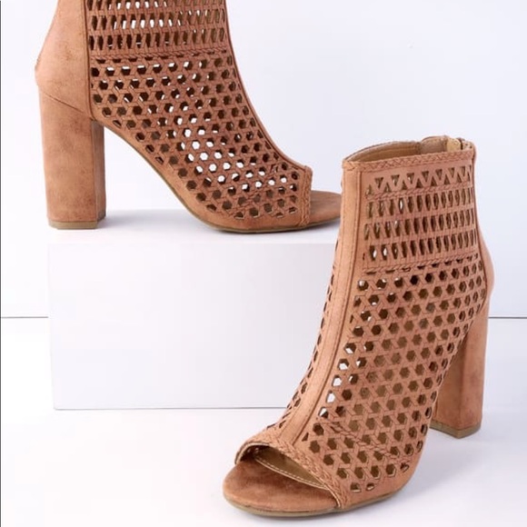 NEW Braided Laser Cut Peep Toe Sock Bootie - Picture 4 of 4